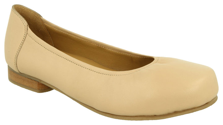 DB Lindsay Extra Wide Shoes-6