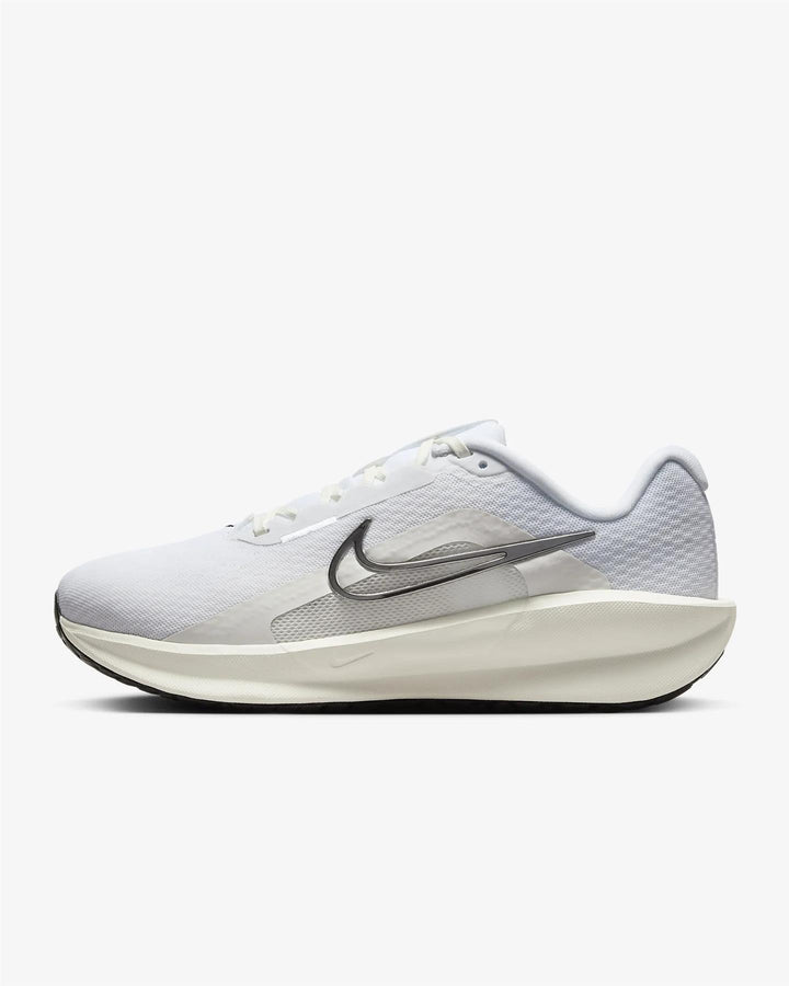 Nike FZ3088-100 Extra Wide Trainers-2